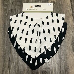 Tiny Citizen Baby Bib